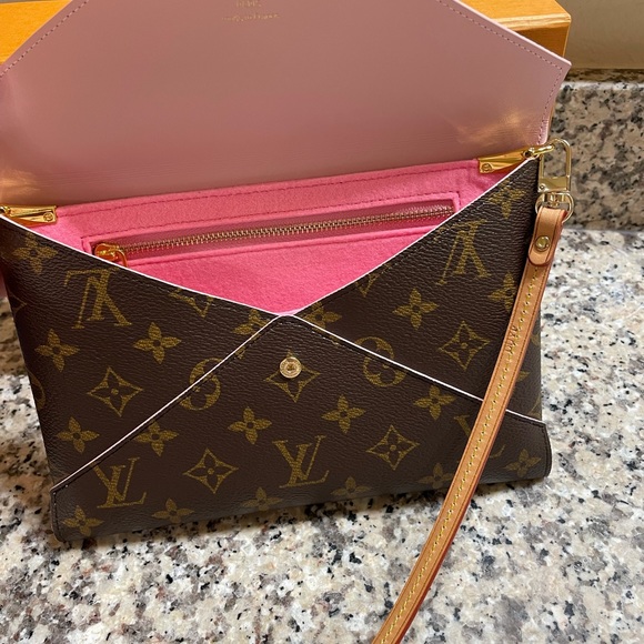 LV Monogram kirigami pouch- Large - Picture 3 of 9